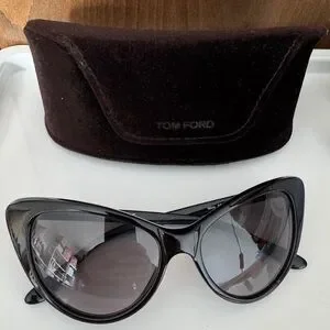 Vintage Tom Ford Nikita TF173 Black Cat-Eye Sunglasses EUC Tom Ford Tortoise Shell Cat-Eye | Mercari main image 4